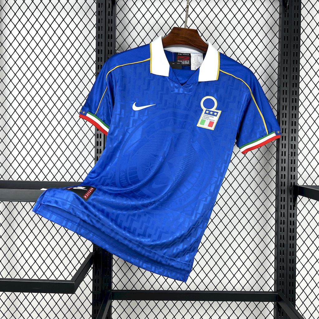 Italy retro 2006 soccer jersey