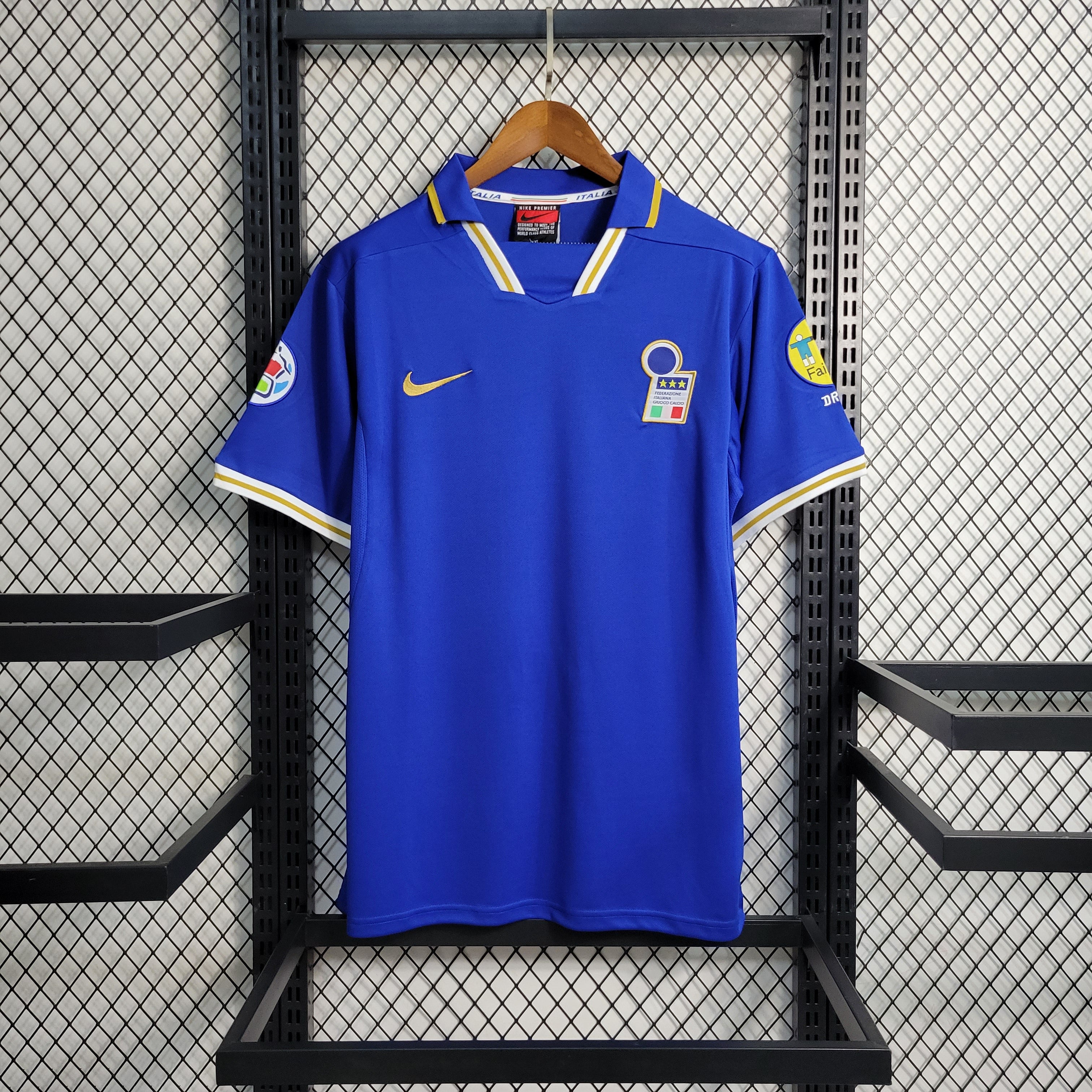 Italy retro 2006 soccer jersey