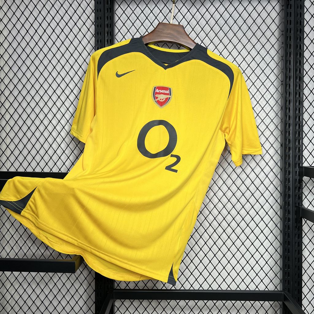 Arsenal Retro 2005-06 Football Shirt