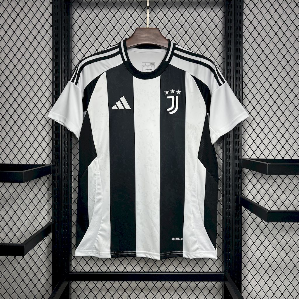 2024-25 Juventus home shirt