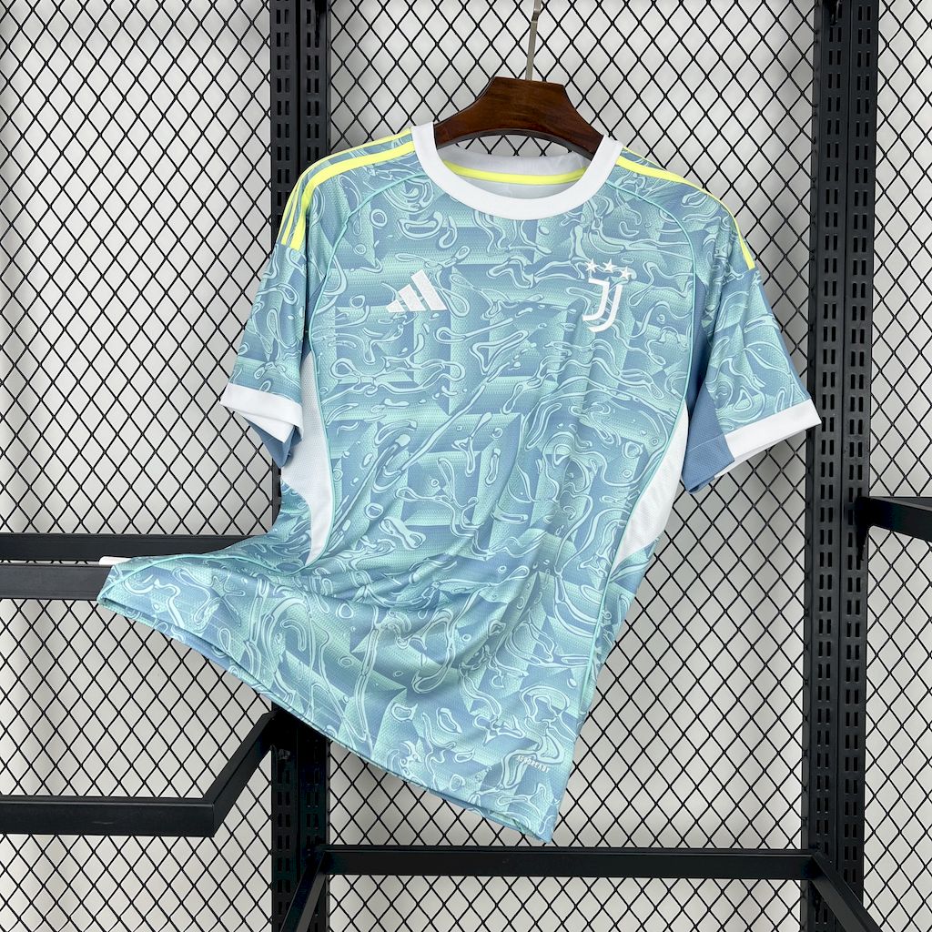 2024-25 Juventus home shirt
