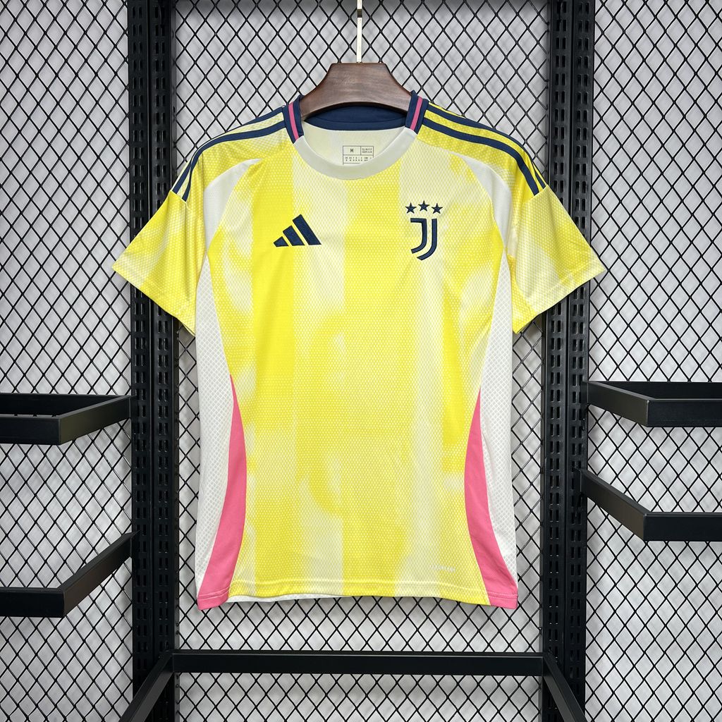 2024-25 Juventus away shirt