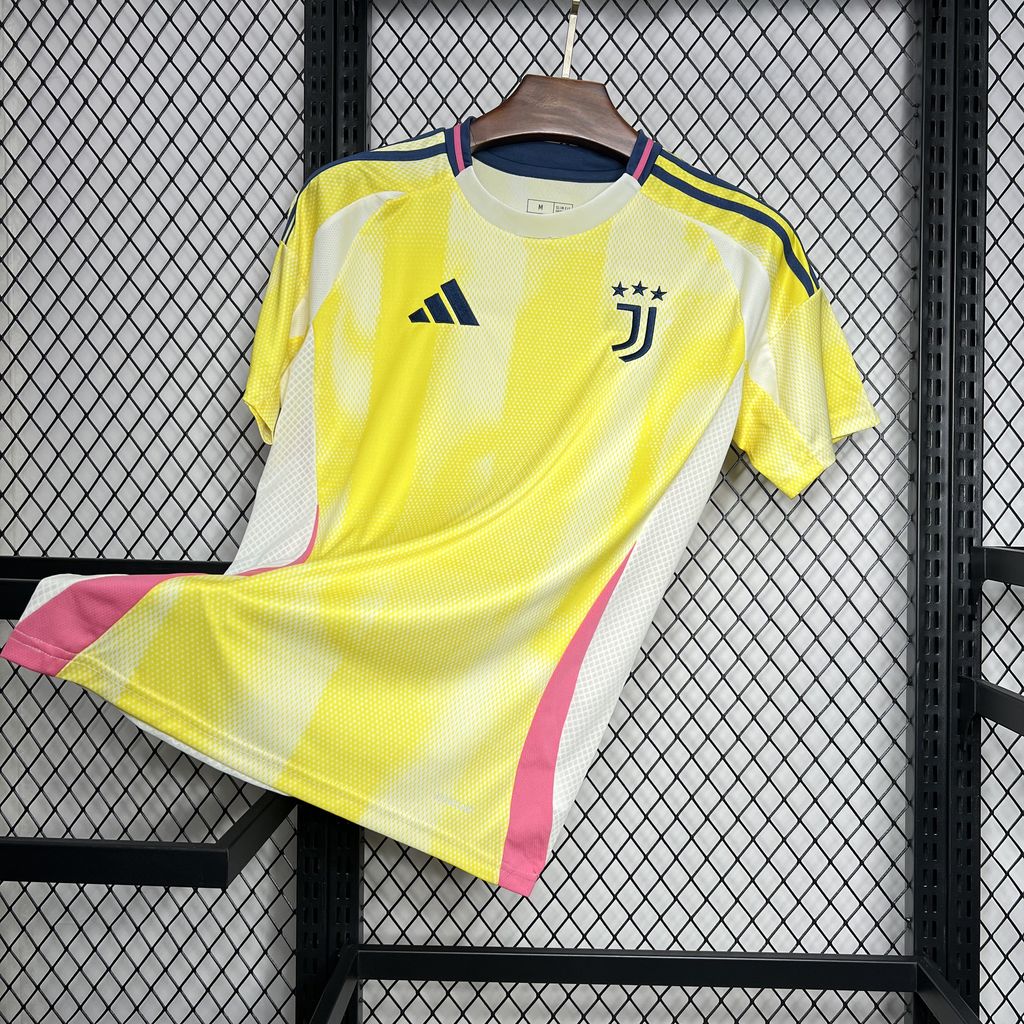 2024-25 Juventus away shirt