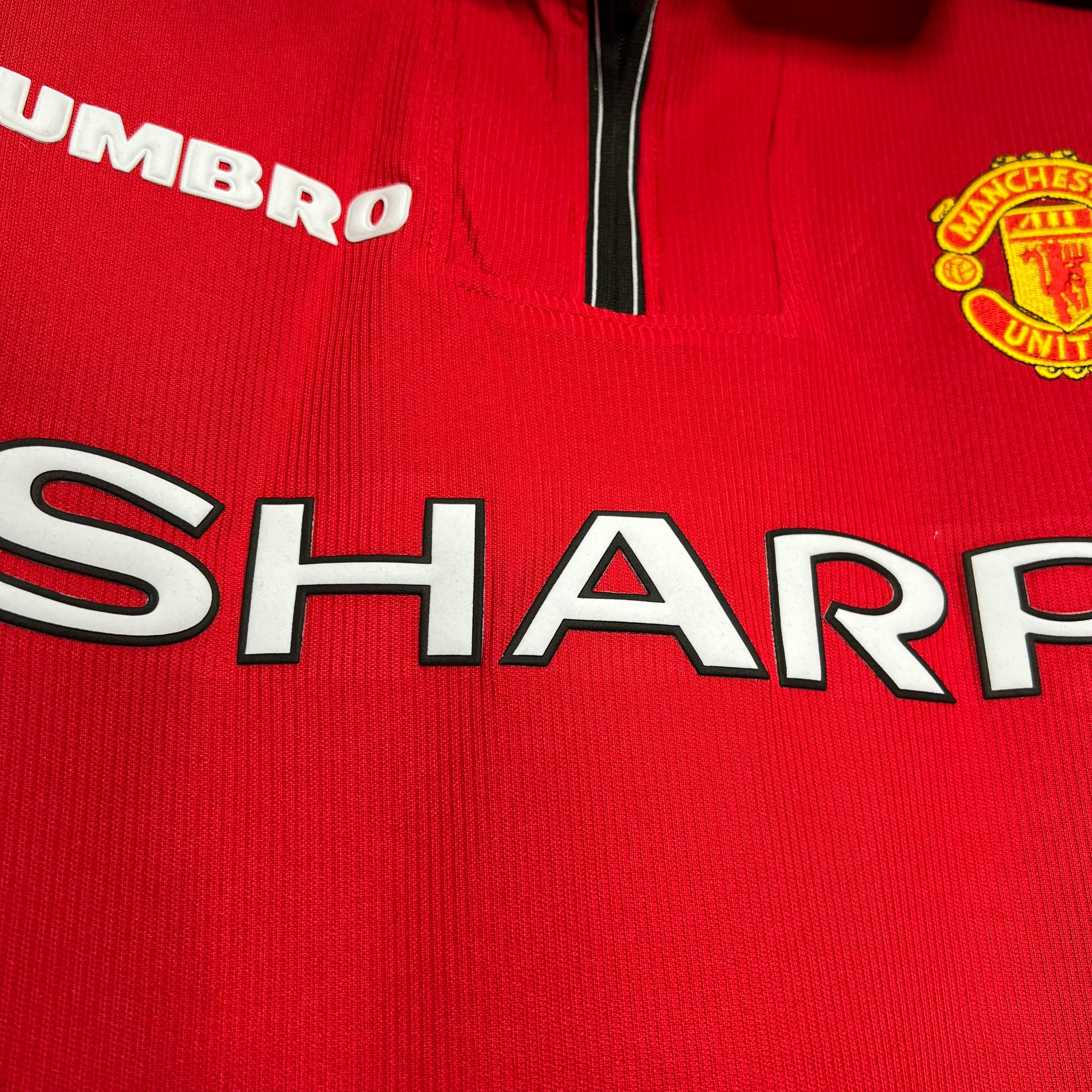 Retro Manchester United 1997-98 shirt