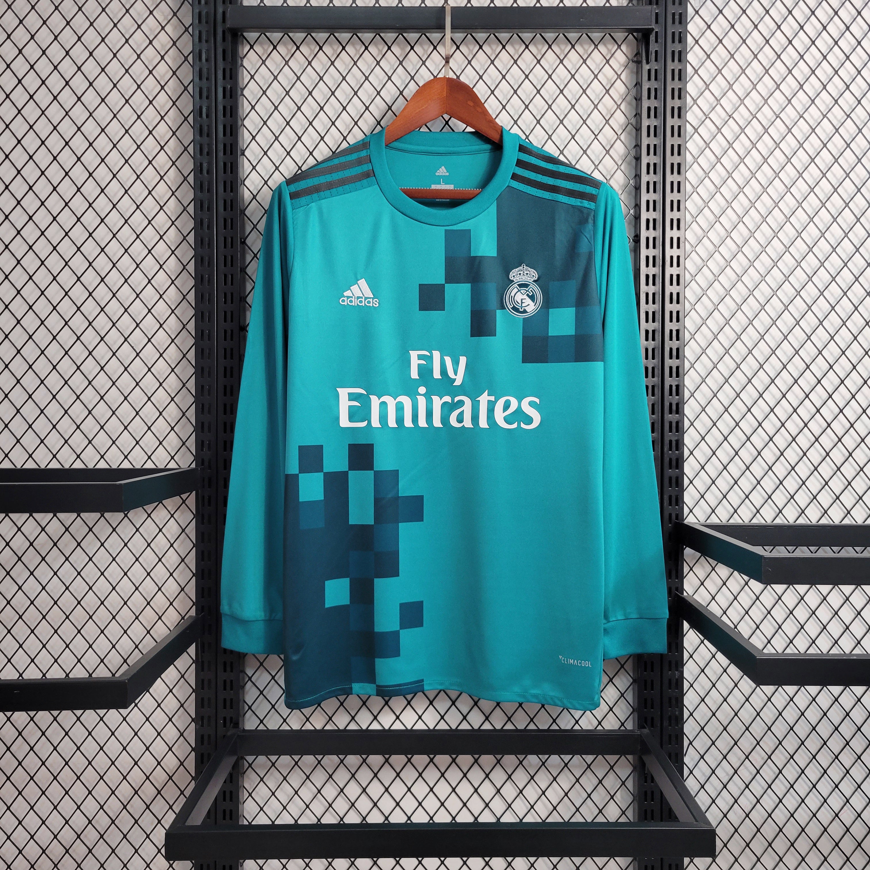 Retro Real Madrid 2006 football shirt