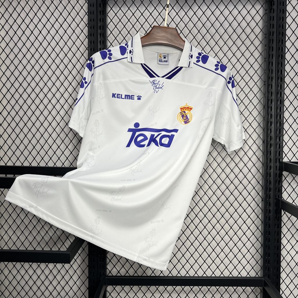 Retro Real Madrid 2006 football shirt