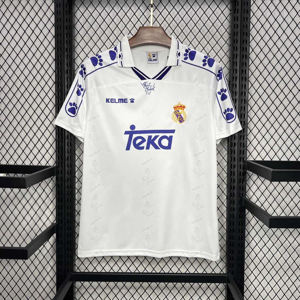 Retro Real Madrid 2006 football shirt