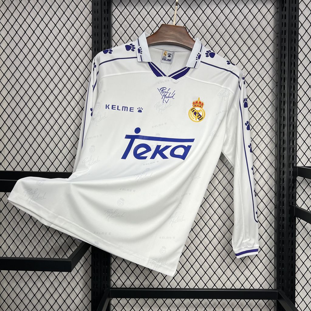 Retro Real Madrid 2006 football shirt