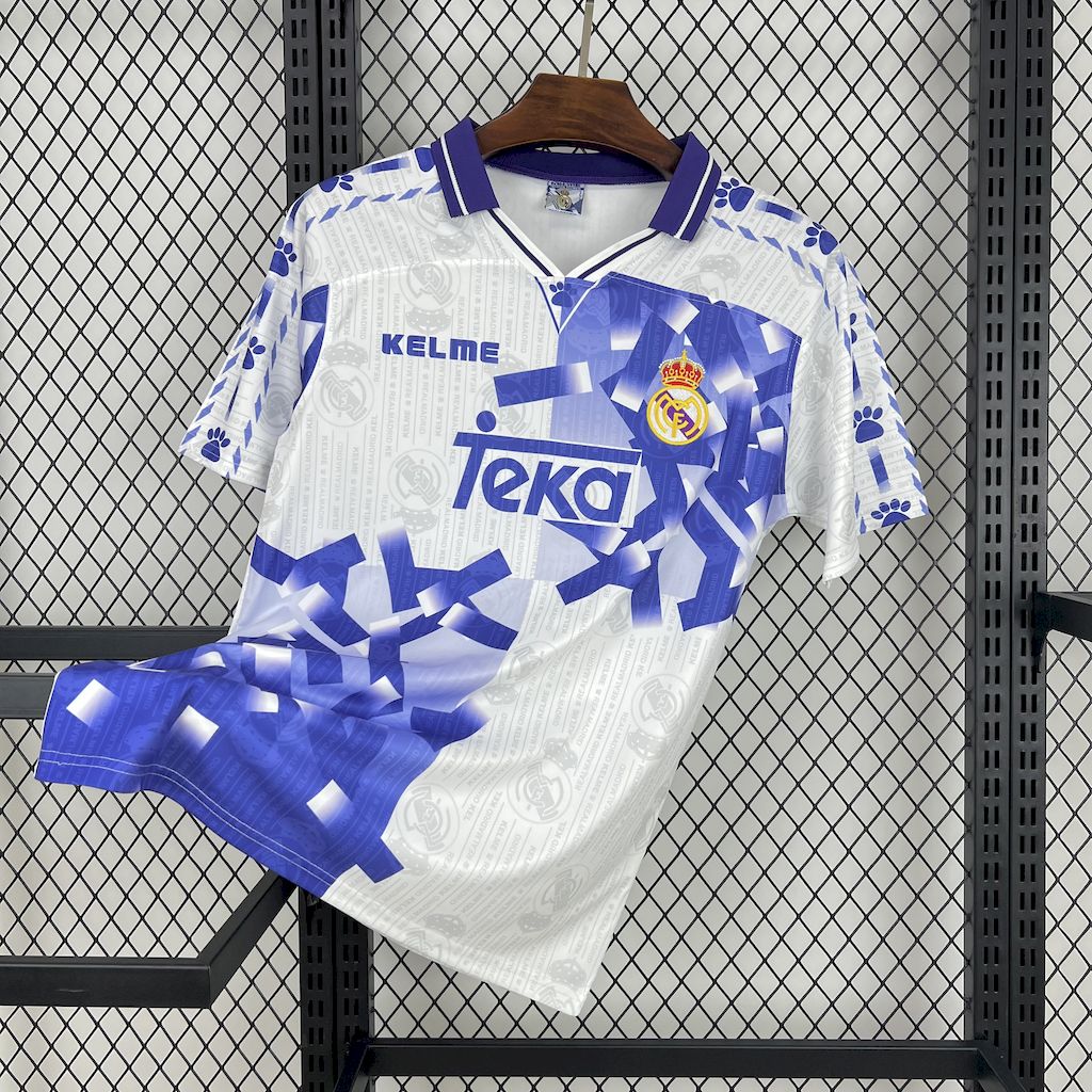 Retro Real Madrid 2006 football shirt