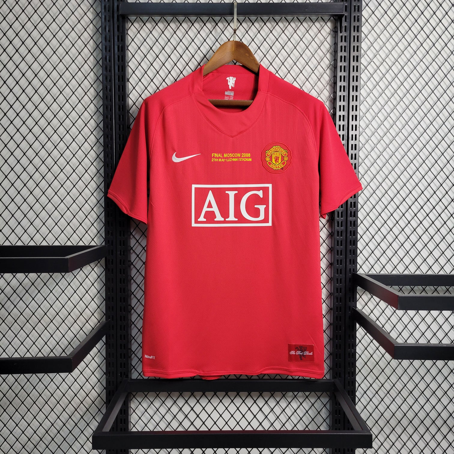 United 2007 retro football shirt