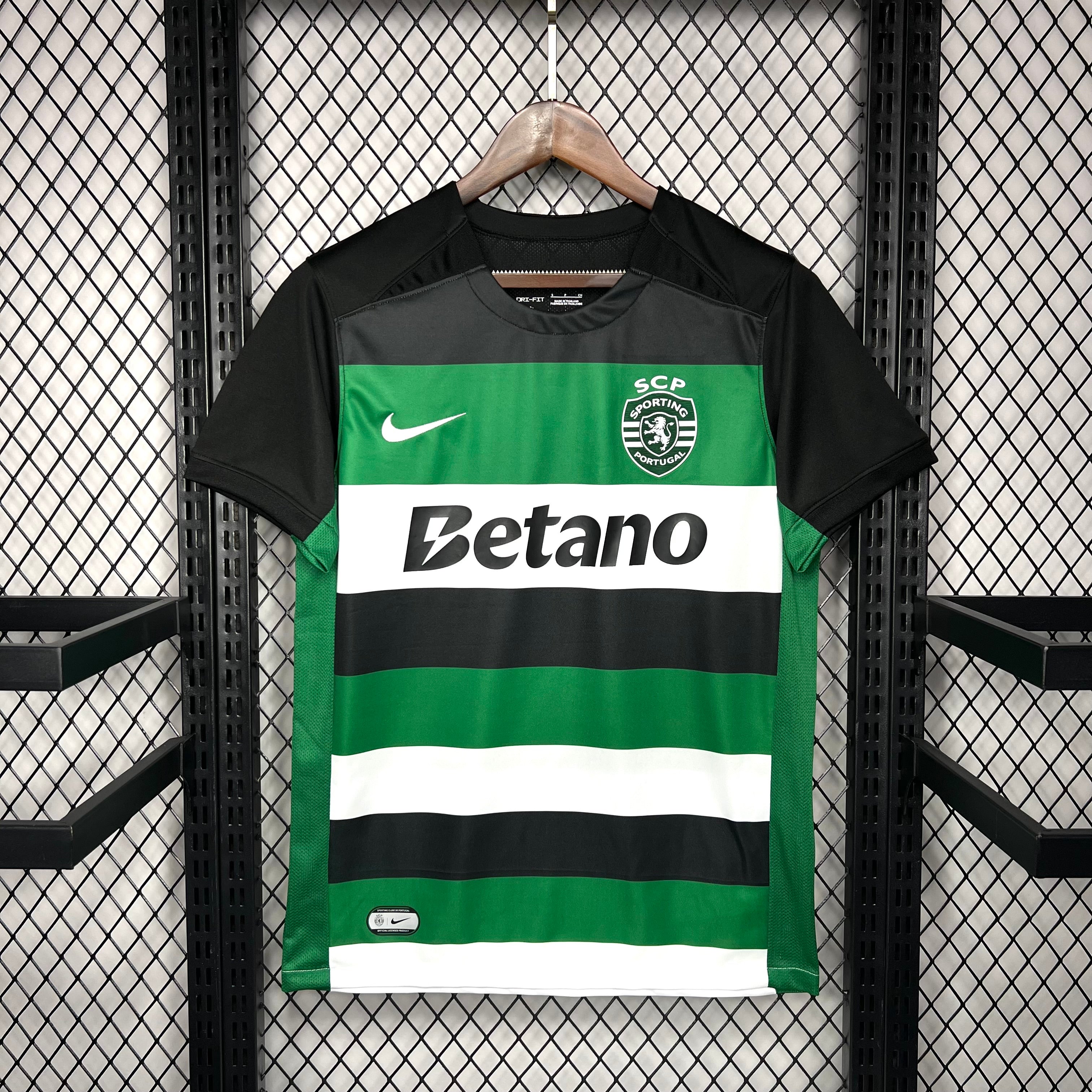 Sporting Lisbon 2024-25 football shirt 