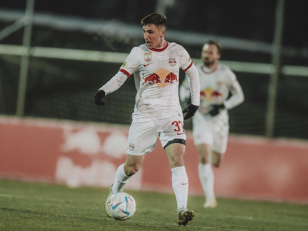 Red Bull Salzburg Home Soccer Shirt 2023 (Oscar Gloch) 